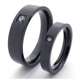 Fijn Bewerkte, Delicate Kleuren, Titanium Ring Van Superieure Kwaliteit