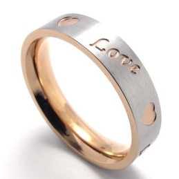 Elegante Vorm, Kleur En Briljantie Voor Een Langdurige Reputatie: Titanium Ring