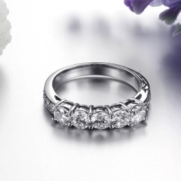 Betrouwbare Vrouwelijke Titanium Ring Met Strass