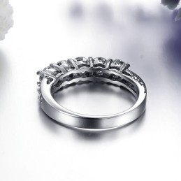 Betrouwbare Vrouwelijke Titanium Ring Met Strass