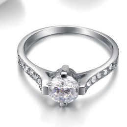 Duurzame Vrouwelijke Titanium Ring Met Strass