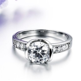 Om Te Genieten Van Een Hoge Reputatie In Binnen- En Buitenland: Een Vrouwelijke Titanium Ring Met Strass