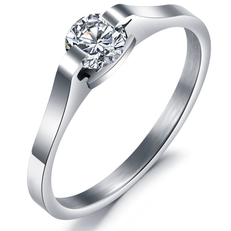 Stabiele Kwaliteitstitanium Ring Met Strass Stabiele Kwaliteitstitanium Ring Met Strass