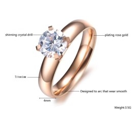 Breed Scala Aan Vrouwelijke Titanium Ringen Met Strass