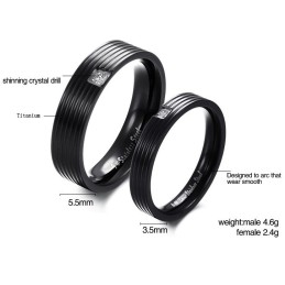 Om Een Lang Verhaal Te Hebben: Een Eenvoudige Titanium Ring Voor Geliefden