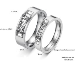 Grote Verscheidenheid Aan Titanium Ringen Voor Geliefden Met Strass