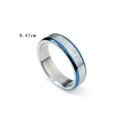 Klassieke Koreaanse Ringhanger En Titanium Ketting