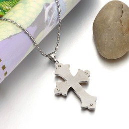 Compleet In Specificaties: Dames Kruis Titanium Ketting Met Strass