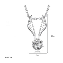 Gebruiksvriendelijke Vrouwelijke Vleugelvormige Platina Titanium Ketting Met Strass