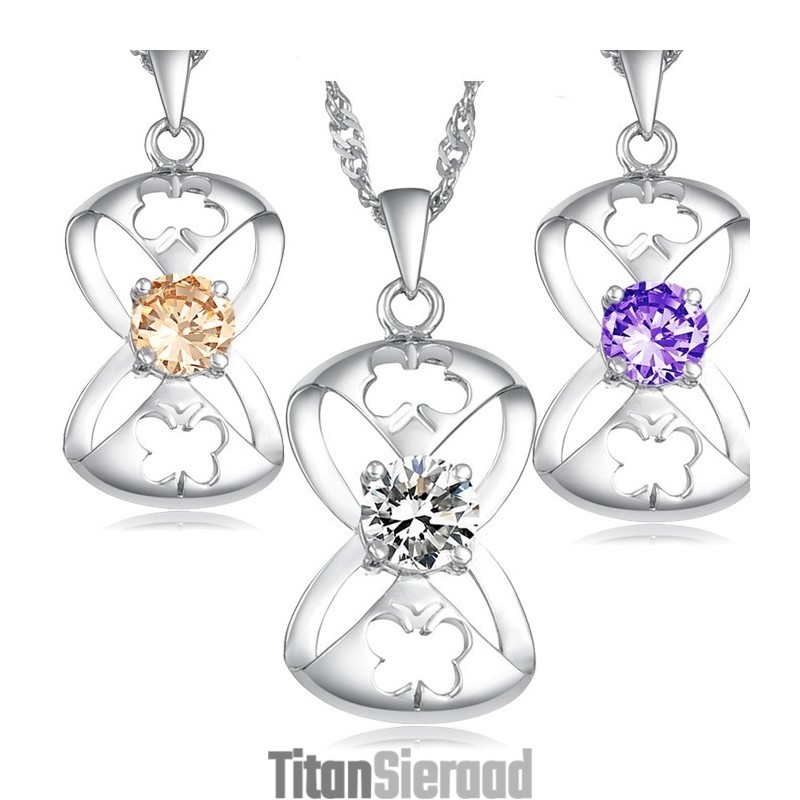 Breed Scala Aan Vrouwelijke Vlindervormige Platina Titanium Ketting Breed Scala Aan Vrouwelijke Vlindervormige Platina Titanium Ketting