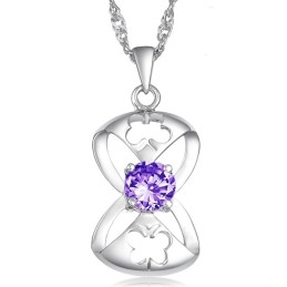 Breed Scala Aan Vrouwelijke Vlindervormige Platina Titanium Ketting