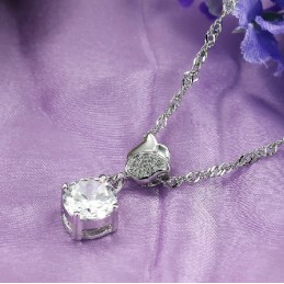 De Koningin Van De Kwaliteit, Vrouwelijke Roosvormige Titanium Ketting Met Strass