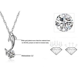 Kwaliteit En Kwantiteit Gegarandeerd. Vrouwelijke Dolfijnvorm Platina Titanium Ketting Met Diamant