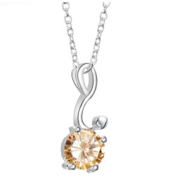 Breed Scala Aan Vrouwelijke Platina Titanium Ketting Met Diamant