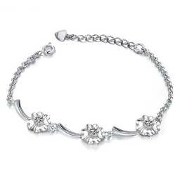 Betrouwbare Prestatie Vrouwelijke Klavervorm Platina Titanium Armband Met Diamant