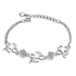 Hoogwaardige Dames Klavervorm Platina Titanium Armband Met Diamant