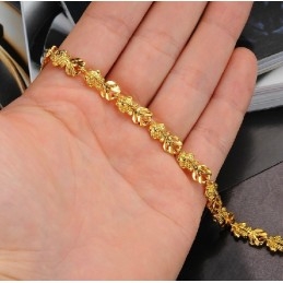 Compleet In Specificaties: Armband In De Vorm Van Een Vrouwelijke Vis, Verguld Met 18 Karaat Goud