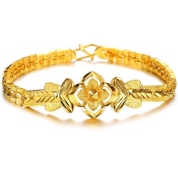 Hoogwaardige, Prachtige, Decoratieve Armband Met 18 Karaat Vergulde Vrouwelijke Motieven