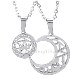 Titanium Zilveren Maan En Sterren Koppel Hanger Ketting (Gratis Ketting) (Één Paar)