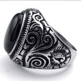 Titanium Ring Met Zwarte Siersteen