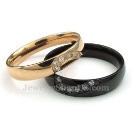 Gouden Titanium Hartring Met Witte Zirkoon