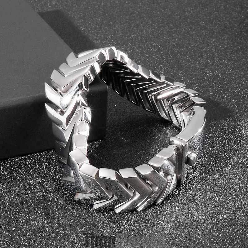 Coole Heren Chique Stijl Slangenbot Titanium Armband Als Cadeau Coole Heren Chique Stijl Slangenbot Titanium Armband Als Cadeau