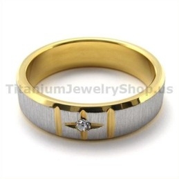 Gloden Cross Titanium Ring Met Diamant