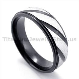 Zwarte Titanium Ring Met Diamant