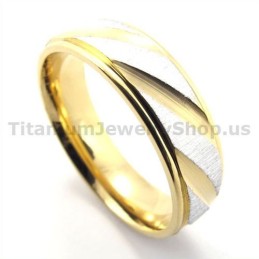 Gloden Titanium Ring Met Diamant