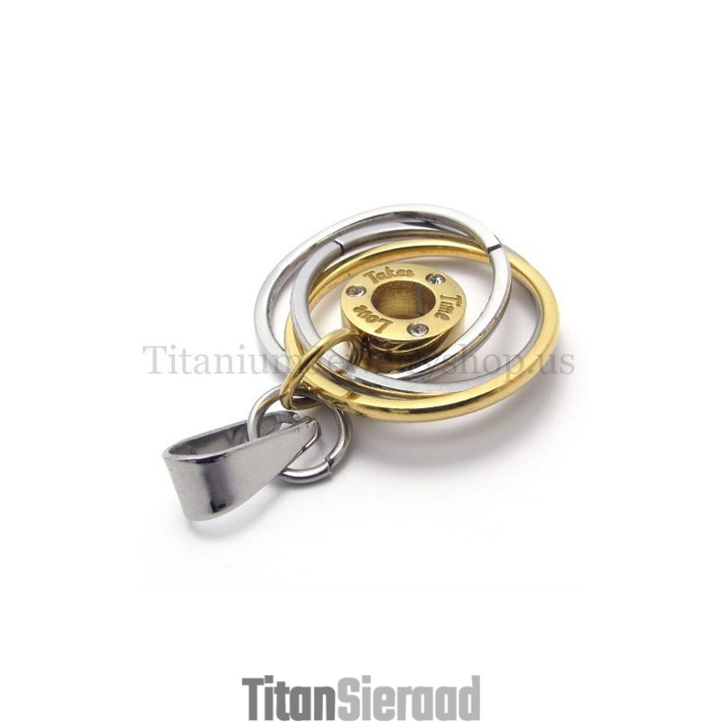 Gouden Ring Met Meerdere Ringen En Gegraveerde Titanium Hanger "Take Time Love"