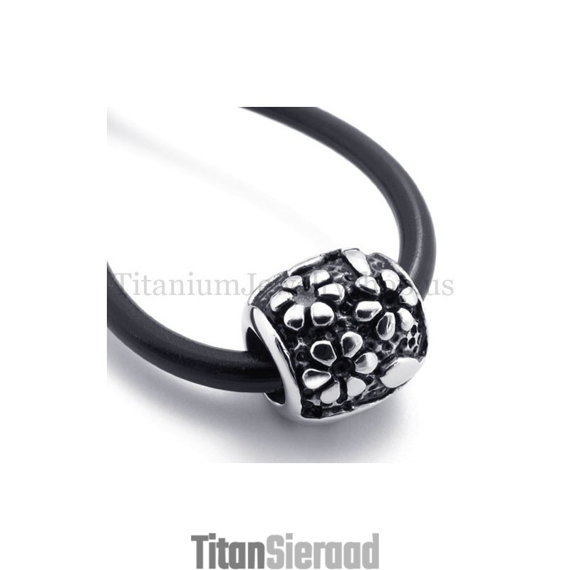 Ellipsvormige Titanium Hanger Met Gelukskralen En Bloemen Ellipsvormige Titanium Hanger Met Gelukskralen En Bloemen