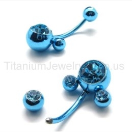Oorbellen Met Blauwe Bloem En Ingelegde Diamanten Van Titanium