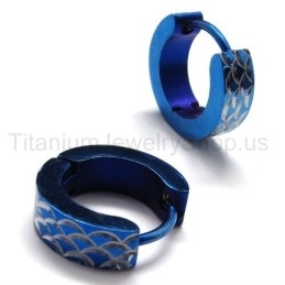 Blauwe Gegraveerde Titanium Lus Oorbellen