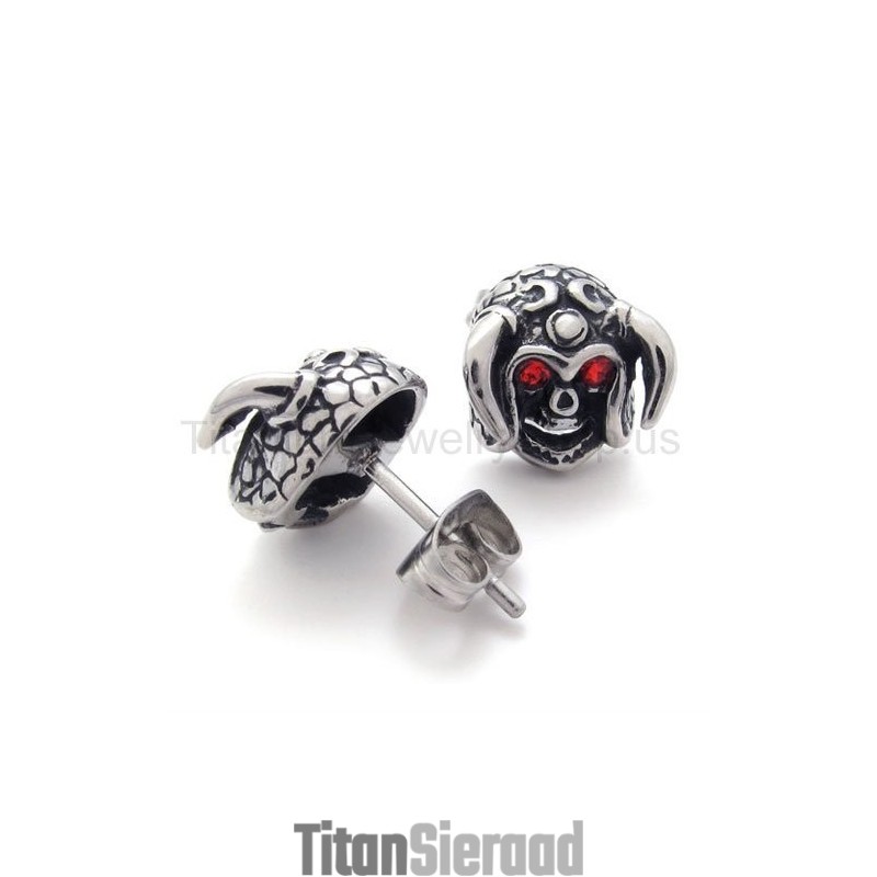 Titanium Oorbellen Met Schedel Van Rund Met Rode Ogen Titanium Oorbellen Met Schedel Van Rund Met Rode Ogen