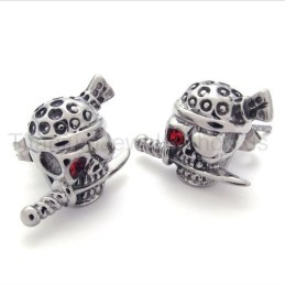 Zwaard En Schedel Met Een Rood Oog, Stitanium Oorbellen