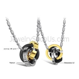 Titanium Driekleurige Ringen Met Hangers, Diamanten En Gratis Kettingen C642
