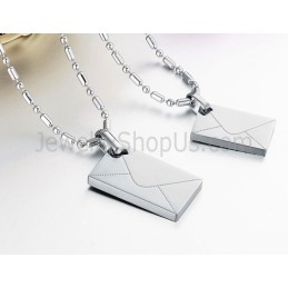 Titanium Roségouden Letter En Gratis Kettingen Rechthoekige Liefhebbers Hangers Met Strass Steentjes En Gratis Ketting C726