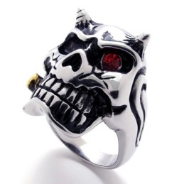 Schedel Met Rode Diamant Titanium Ring