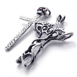 Kruisschedel Met Rode Diamant Titanium Hanger