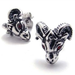 Rode Diamanten Schapen Titanium Oorbellen