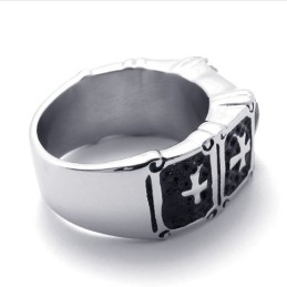 Titanium Ring Met Kruis En Zwarte Edelsteen